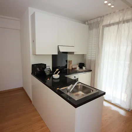 Santi Few Min From - Happy * Lugano