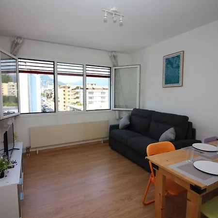 Santi Few Min From - Happy شقة لوغانو