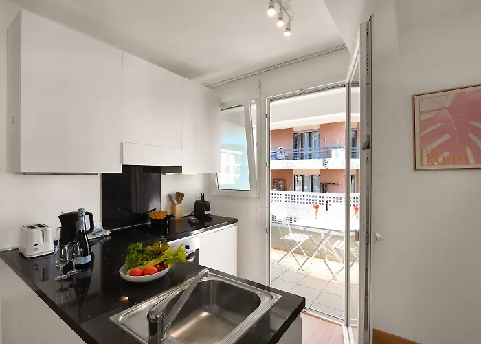 Santi Few Min From - Happy Apartamento *