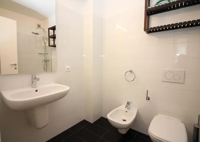 Santi Few Min From - Happy Lugano