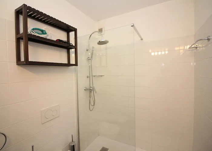 Santi Few Min From - Happy