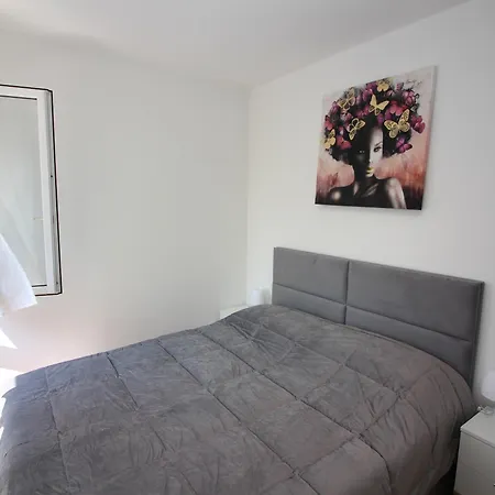 Santi Few Min From - Happy * 루가노